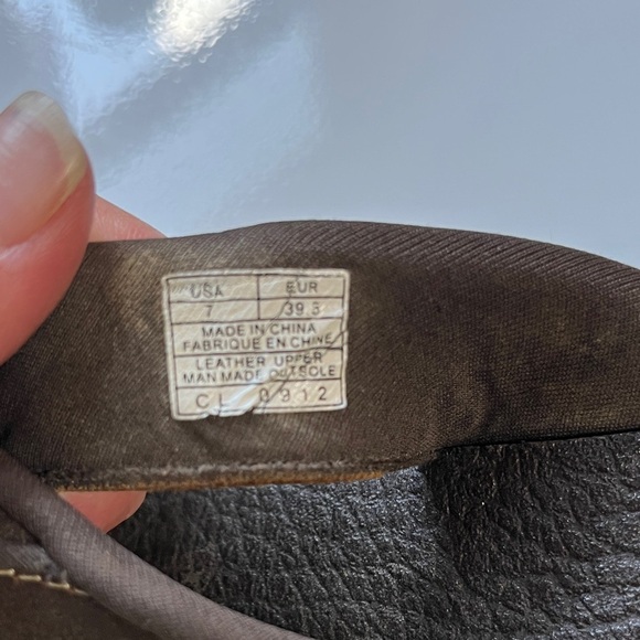 Sanuk Men's Brown Flip Flops - Picture 6 of 7